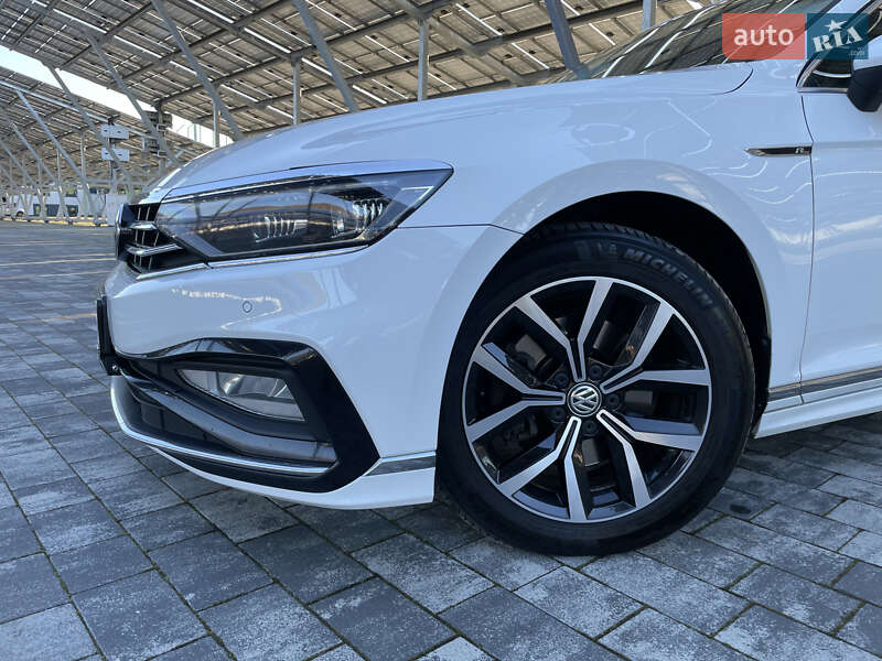 Универсал Volkswagen Passat 2019 в Львове