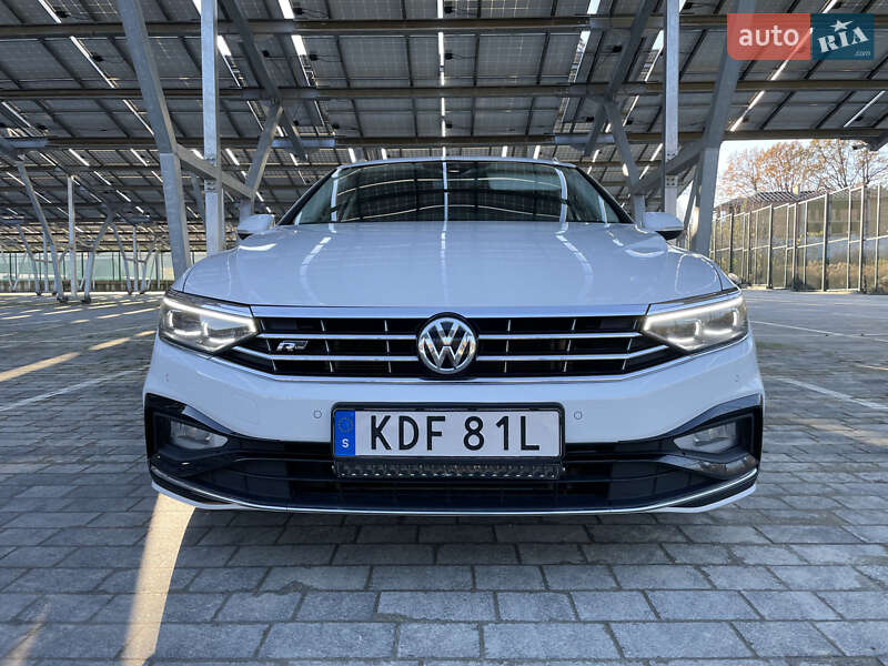 Универсал Volkswagen Passat 2019 в Львове
