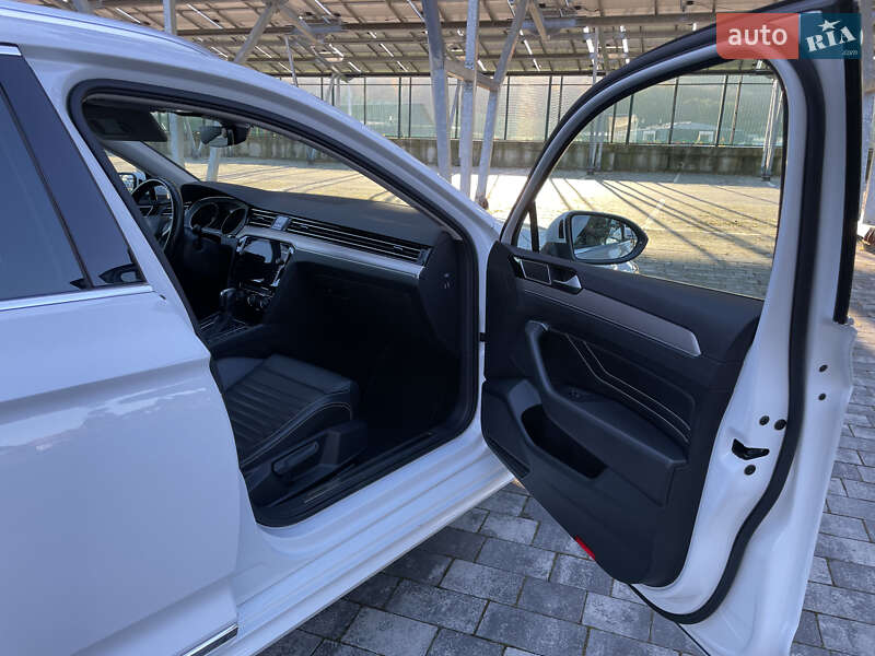 Универсал Volkswagen Passat 2019 в Львове