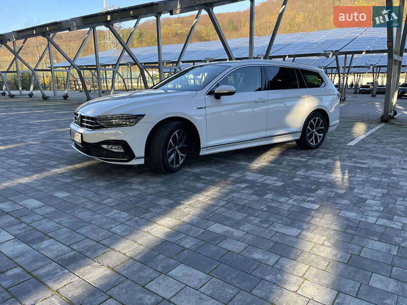 Универсал Volkswagen Passat 2019 в Львове