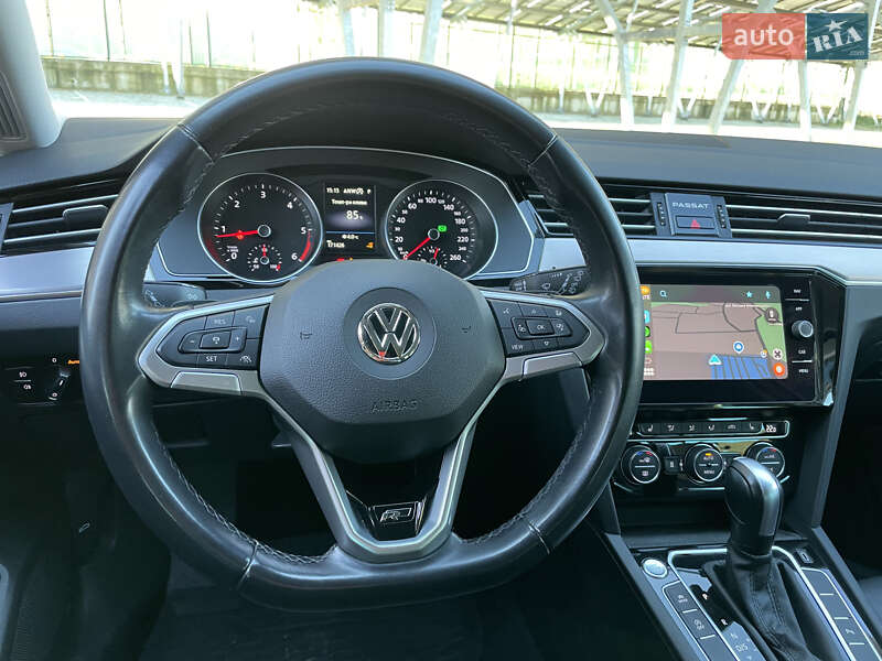 Универсал Volkswagen Passat 2019 в Львове