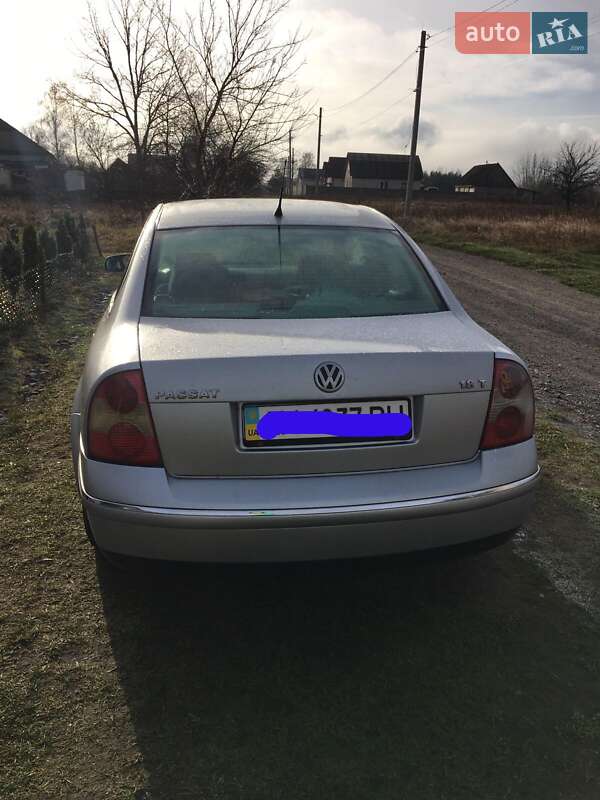 Седан Volkswagen Passat 2001 в Звягеле
