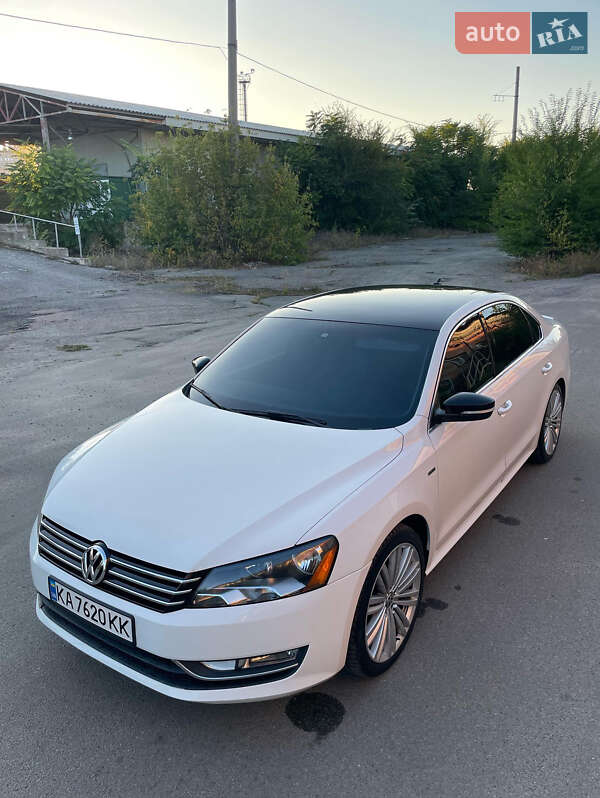 Седан Volkswagen Passat 2014 в Киеве