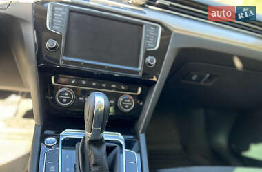Универсал Volkswagen Passat 2015 в Киеве