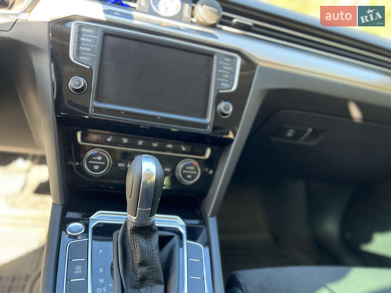 Універсал Volkswagen Passat 2015 в Києві