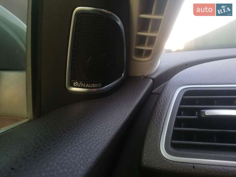 Універсал Volkswagen Passat 2011 в Житомирі