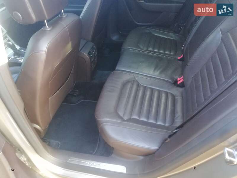 Універсал Volkswagen Passat 2011 в Житомирі