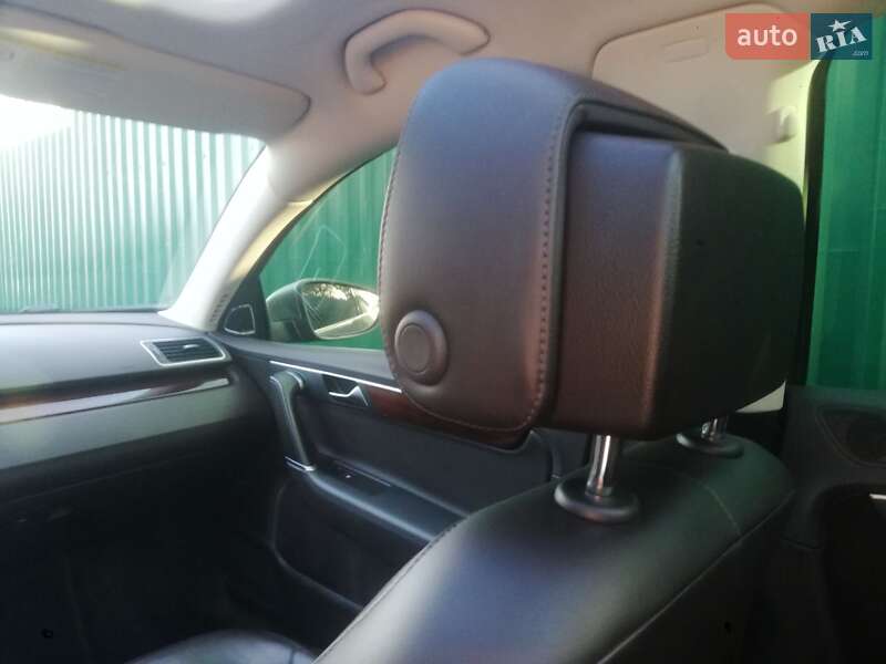 Універсал Volkswagen Passat 2011 в Житомирі