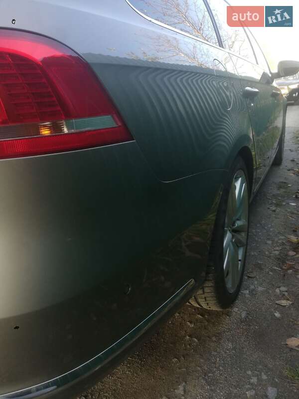 Універсал Volkswagen Passat 2011 в Житомирі