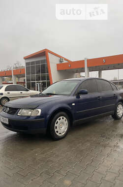 Седан Volkswagen Passat 2000 в Чернівцях