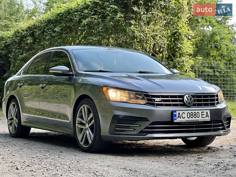 Седан Volkswagen Passat 2016 в Луцьку