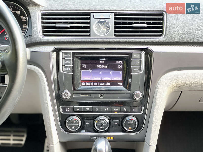 Седан Volkswagen Passat 2016 в Луцьку