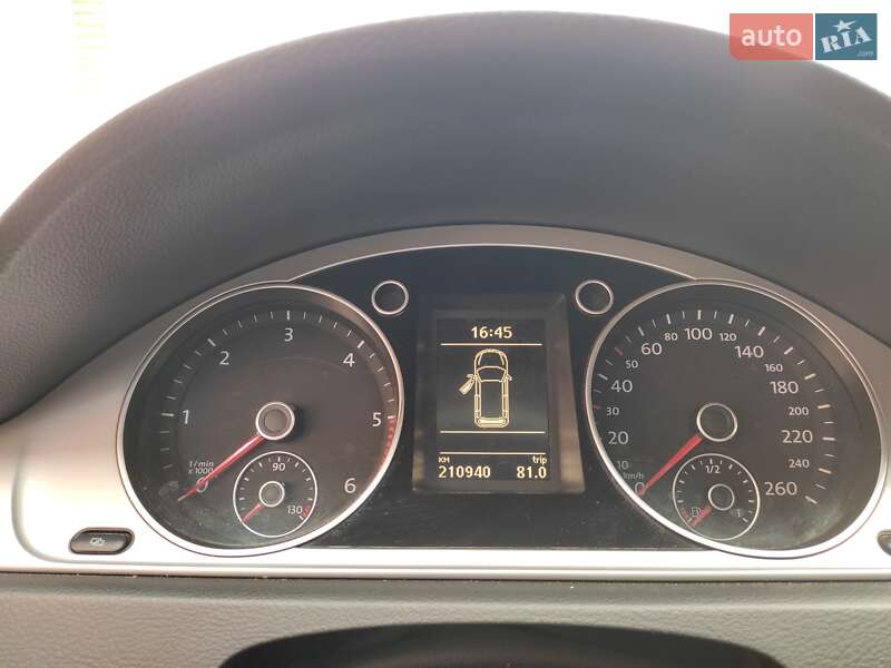 Універсал Volkswagen Passat 2011 в Львові
