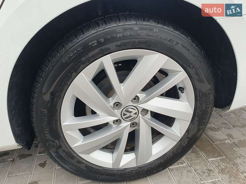 Седан Volkswagen Passat 2018 в Макарове