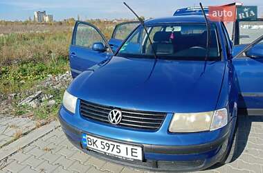Седан Volkswagen Passat 1999 в 