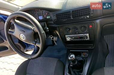 Седан Volkswagen Passat 1999 в 