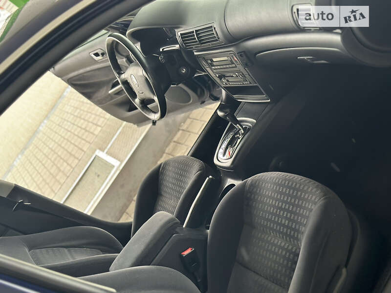 Седан Volkswagen Passat 2001 в Житомирі
