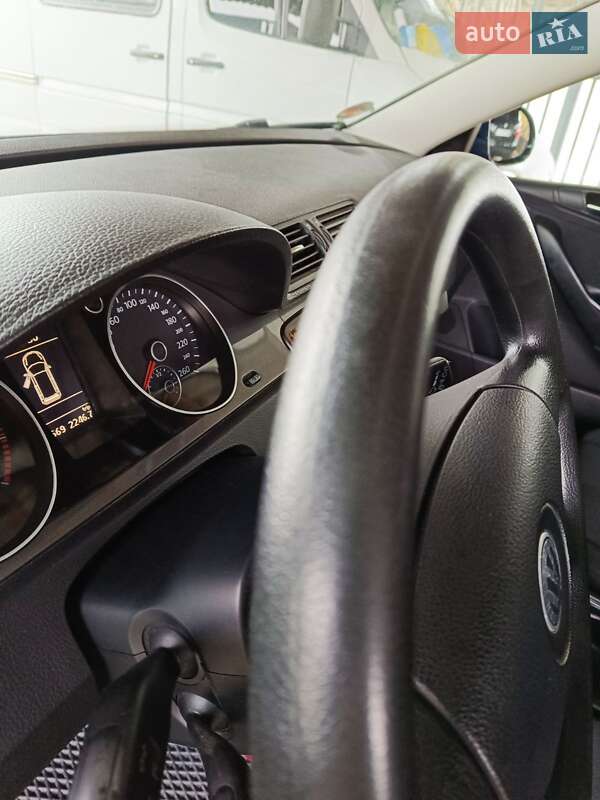 Универсал Volkswagen Passat 2009 в Харькове