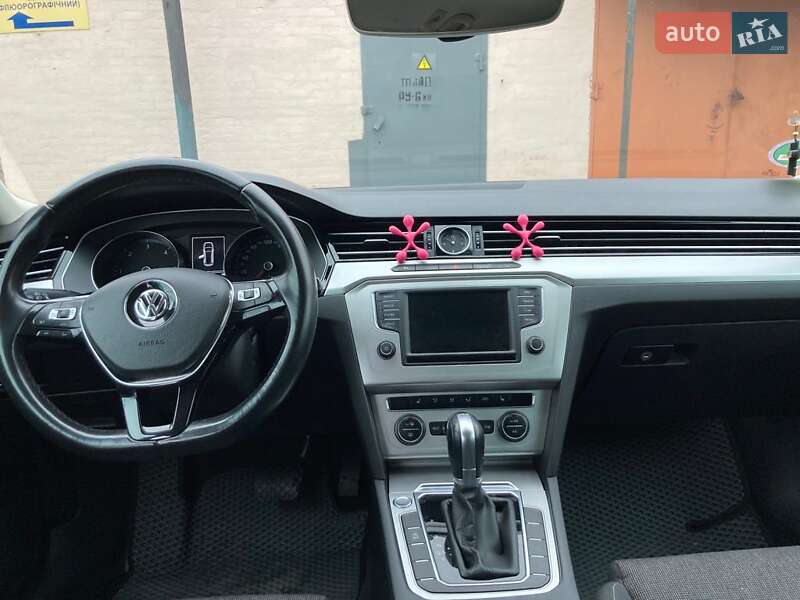 Универсал Volkswagen Passat 2015 в Полтаве