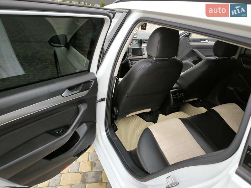 Універсал Volkswagen Passat 2015 в Дунаївцях