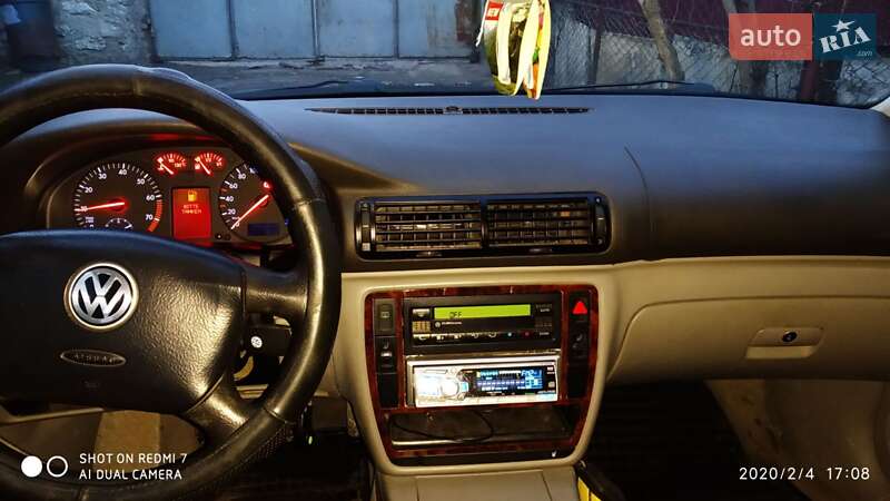 Седан Volkswagen Passat 1998 в Вознесенске