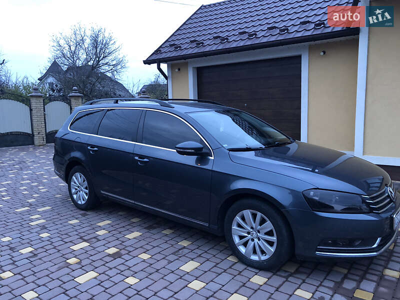 Универсал Volkswagen Passat 2011 в Новоселице