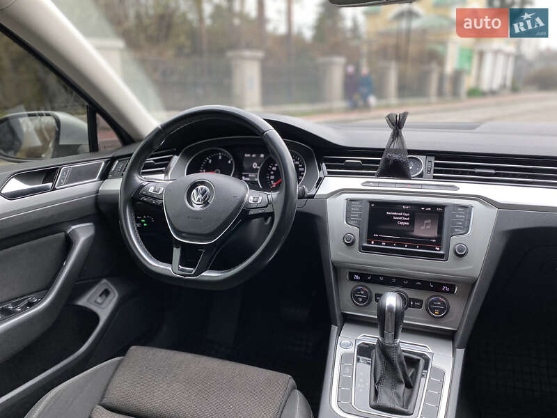 Универсал Volkswagen Passat 2015 в Умани