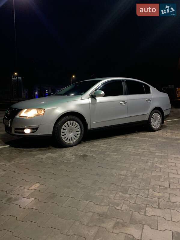 Седан Volkswagen Passat 2008 в Кременчуці