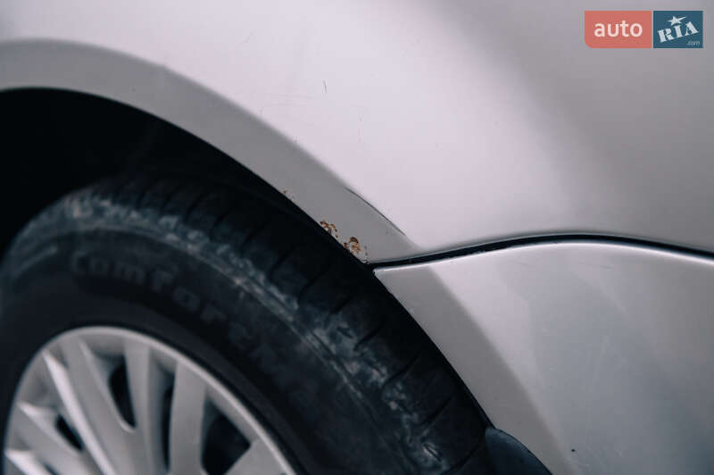 Универсал Volkswagen Passat 2003 в Вижнице