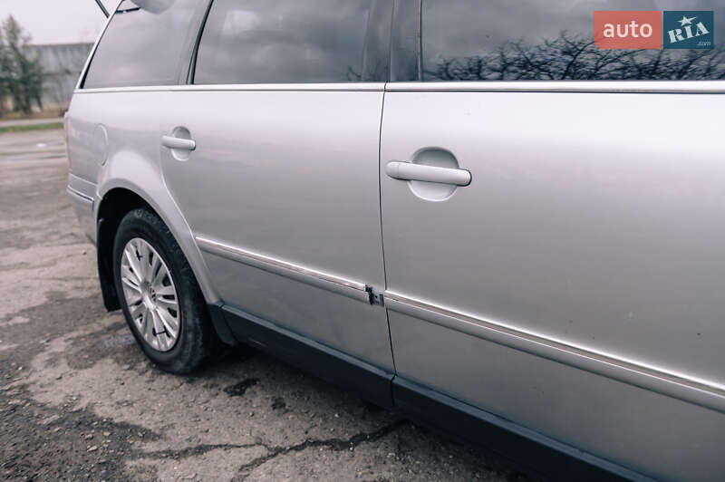 Универсал Volkswagen Passat 2003 в Вижнице