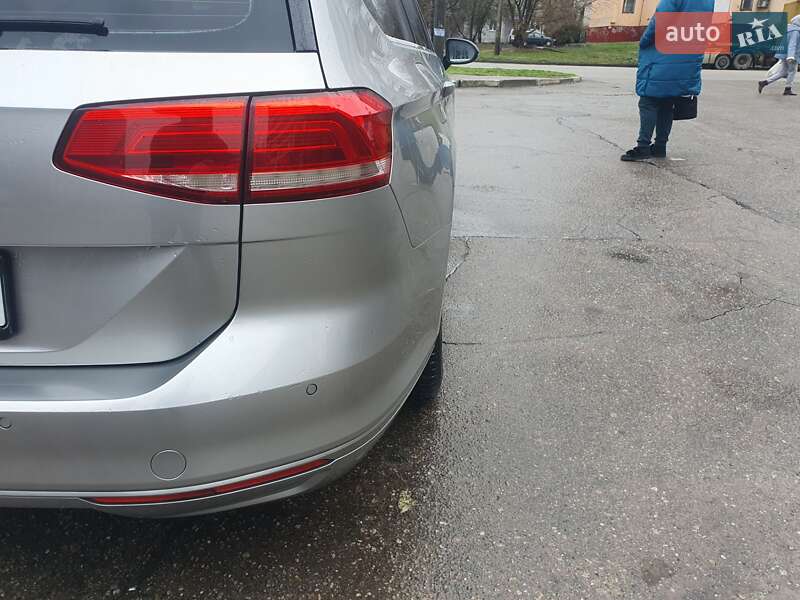Універсал Volkswagen Passat 2015 в Запоріжжі