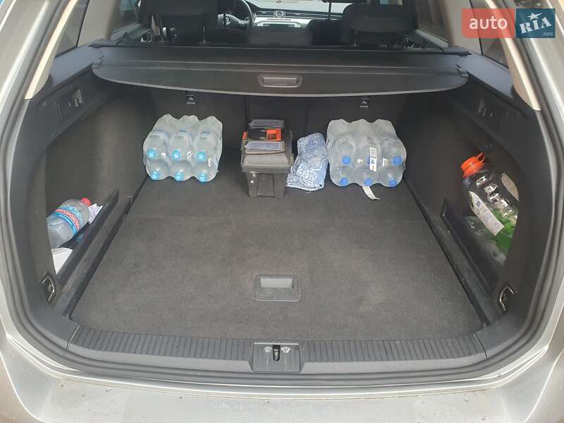 Універсал Volkswagen Passat 2015 в Запоріжжі