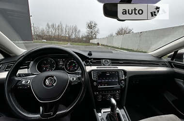 Седан Volkswagen Passat 2015 в Житомире
