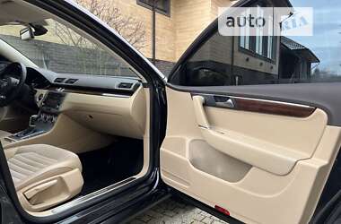 Седан Volkswagen Passat 2012 в 