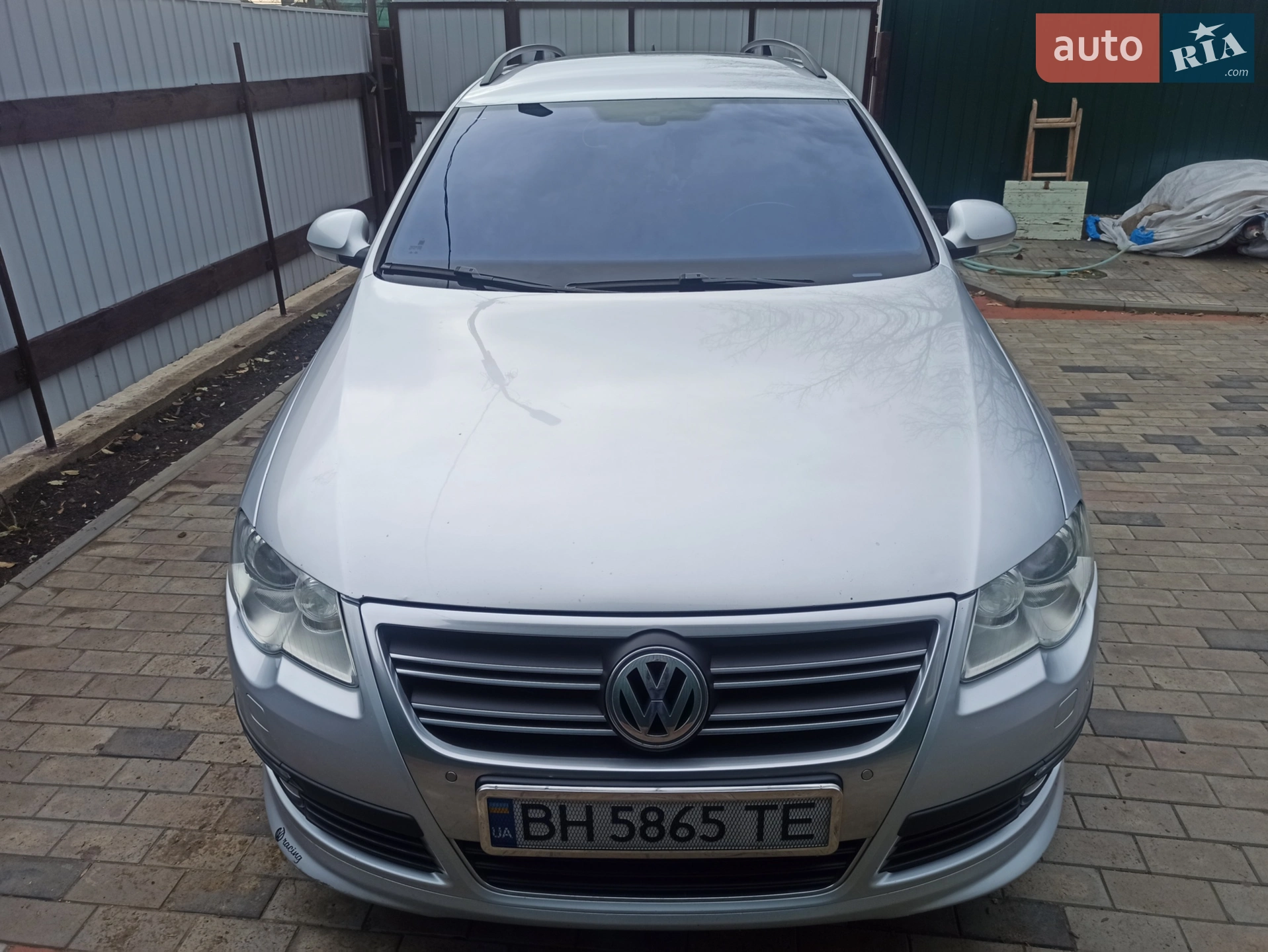 2010 Volkswagen Passat - мініатюра 2