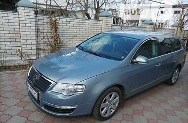 Универсал Volkswagen Passat 2010 в Житомире