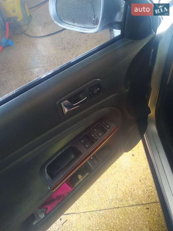 Седан Volkswagen Passat 2005 в Бурині