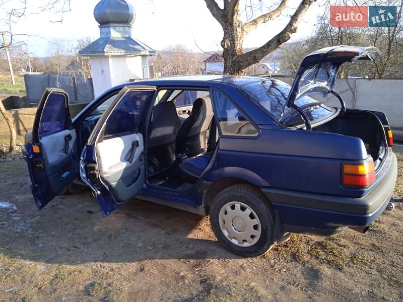 Седан Volkswagen Passat 1993 в Коломиї