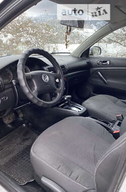 Седан Volkswagen Passat 2003 в Бориславі