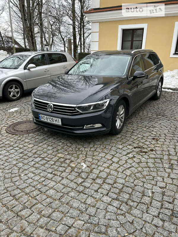 Універсал Volkswagen Passat 2015 в Ужгороді