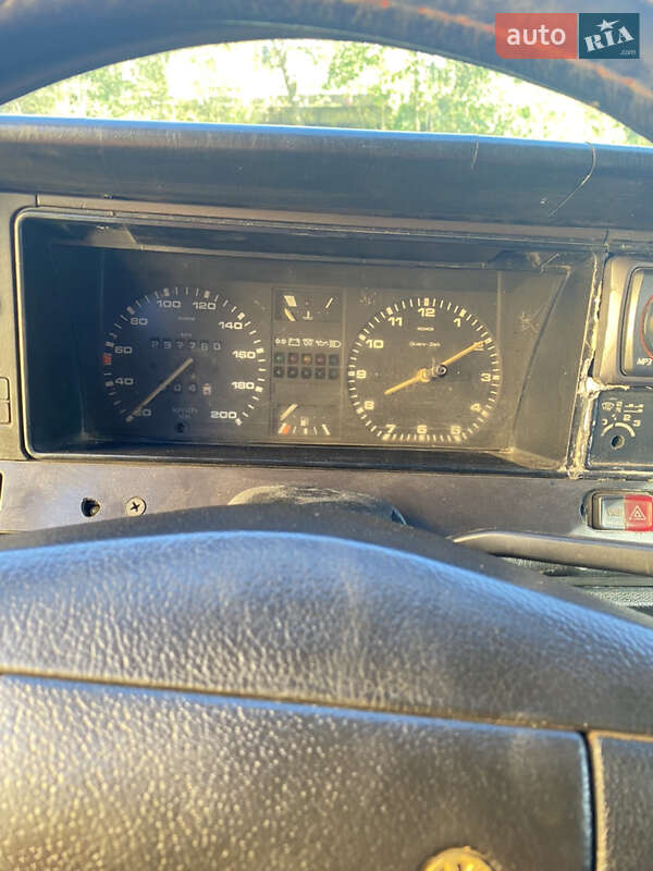 Универсал Volkswagen Passat 1986 в Бориславе