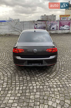 Седан Volkswagen Passat 2015 в  фото 6 Седан Volkswagen Passat 2015 в