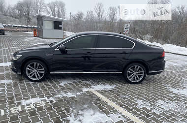 Седан Volkswagen Passat 2016 в Тернополе