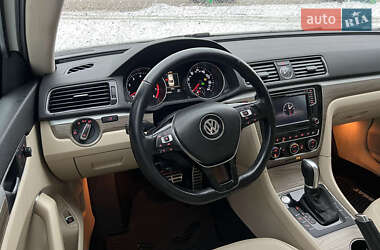 Седан Volkswagen Passat 2017 в 