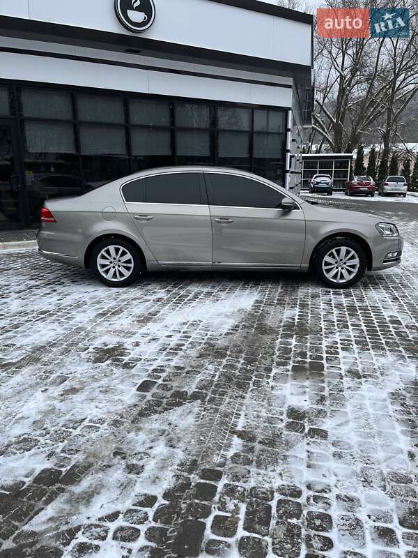 Седан Volkswagen Passat 2014 в Львові фото 3 Седан Volkswagen Passat 2014 в Львові