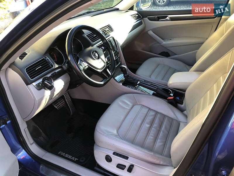 Седан Volkswagen Passat 2016 в Ужгороде
