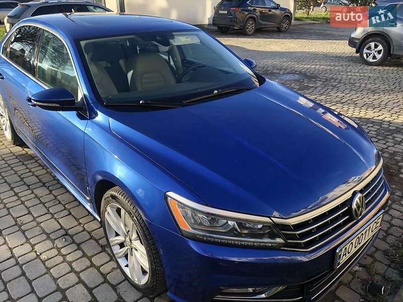 Седан Volkswagen Passat 2016 в Ужгороде