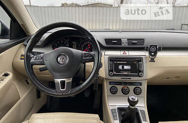 Универсал Volkswagen Passat 2009 в Староконстантинове