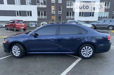 Седан Volkswagen Passat 2014 в Ирпене