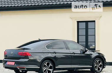 Седан Volkswagen Passat 2020 в 